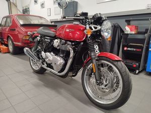 TRIUMPH THRUXTON 1200 IM NEUZUSTAND