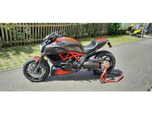 DUCATI DIAVEL CARBON