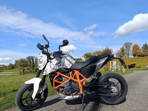 KTM DUKE 690