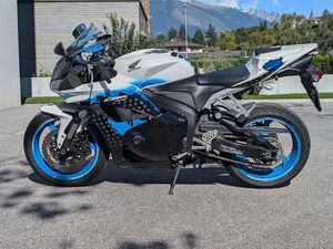 HONDA CBR RR LIMITED EDITION - 27'000 KM