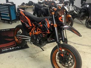 KTM SMC-R 690