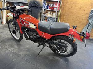 YAMAHA DT 250 2T 1977 MIT VETERAN