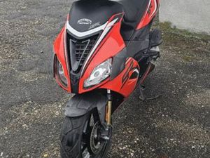 APRILIA SR50 ( 2016 JAHRGANG ) AB MFK ( 11.300KM )