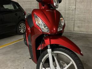 HONDA VISION 110 ROLLER, TOP ZUSTAND, JG. 2019, ROT!