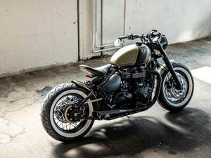 TRIUMPH BONNEVILLE SHOW & MESSE BIKE, MADE IN SWISS