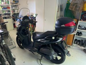 SCOOTER NOIR SYM HD2 125, MOINS DE 10'000 KM