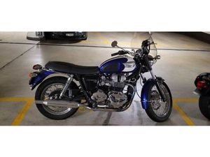 TRIUMPH BONNEVILLE T100