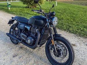 NEUFAHRZEUG MIT CA. 50KM BRIXTON CROMWELL 1200