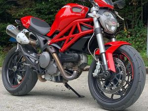 DUCATI MONSTER