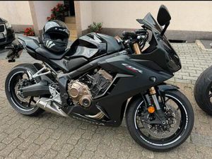 HONDA CBR650R - WIE NEU! ERSTBESITZ, 5984KM, VIELE EXTRAS