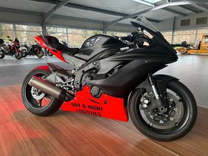 YAMAHA R6 RJ27 RENNSTRECKE RENNMOTORRAD