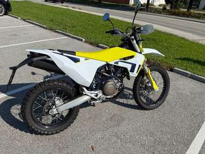 ENDURO / A2-LEISTUNGSREDUZIERUNG / AKRAPOVIC