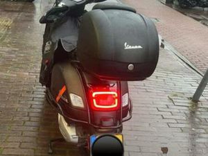 VESPA GTS SUPER SPORT 300CC 2023 — SCOOTERS | PIAGGIO — MARKTPLAATS