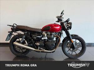 TRIUMPH STREET TWIN 900