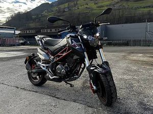 BENELLI TNT 125 CANTON SCHWYTZ -