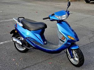 KYMCO ZX 50 ROLLER AB PLATZ -