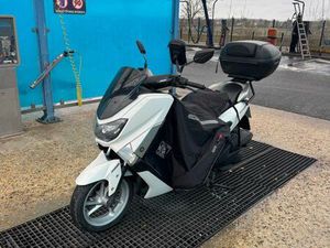 YAMAHA NMAX 125