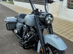 HARLEY-DAVIDSON ROAD KING SPÉCIAL