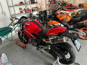 2009 DUCATI MONSTER 696 A2