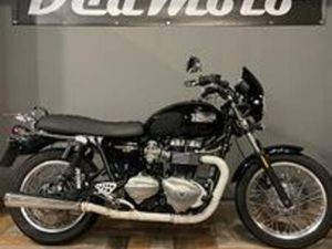 TRIUMPH THRUXTON 900