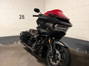 HARLEY-DAVIDSON 25TH JUBILÄUMS CVO ROAD GLIDE ST