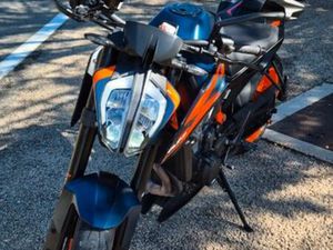KTM 890 DUKE R