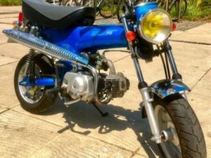 VÉRITABLE HONDA DAX 70 ST