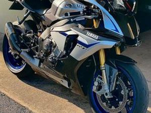 YAMAHA R1M