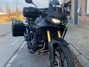 ② HONDA AFRICA TWIN DCT