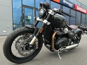 TRIUMPH BONNEVILLE BOBBER TFC 257/750