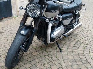 MOTO TRIUMPH STREET TWIN