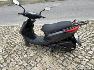 YAMAHA X-MAX 125