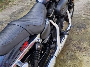 HARLEY DAVIDSON 883R