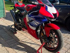 CBR 1000 RR-R