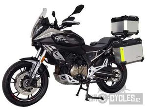 QJ MOTOR SRT 600 SX, KUFRY ZDARMA