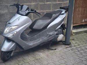 ② MBK SKYLINER YAMAHA MAJESTY