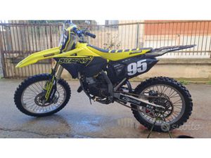 SUZUKI RM