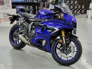 2025 YAMAHA YZF R7