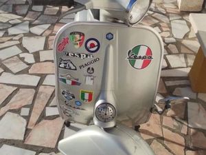 VESPA 50S ... EM ÓTIMO ESTADO TORRES VEDRAS (SÃO PEDRO, SANTIAGO, SANTA MARIA DO CASTELO E SÃO MIGUEL) E MATACÃES