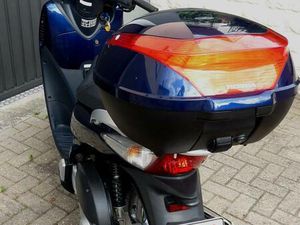 BIETE SH 125I, ORIGINAL 22017 KM, SPRINGT TOP AN UND LÄUFT SUPER.