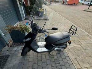 PEUGEOT KISBEE — SCOOTERS | PEUGEOT — MARKTPLAATS