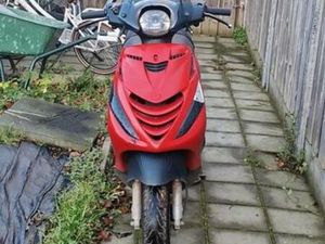 PIAGGIO ZIP SCOOTER TE KOOP — SCOOTERS | PIAGGIO — MARKTPLAATS