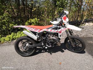 MOTO BETA 50 RR SUPERMOTARD