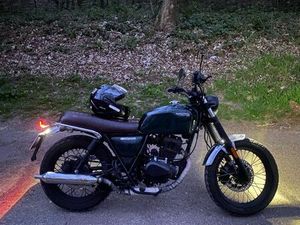 MOTO BRIXTON 125 VINTAGE VERTE