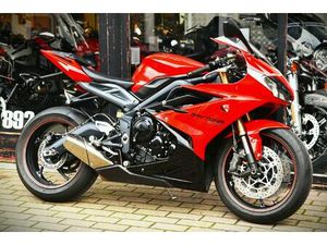 TRIUMPH DAYTONA 675