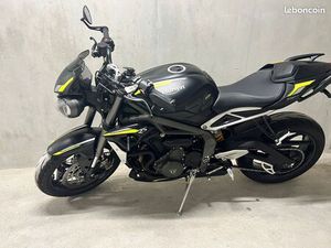 STREET TRIPLE 765 RS