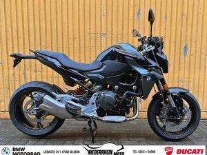 BMW F 900 R TRIPLE BLACK ALLE PAKETE SOFORT VERFÜGB.