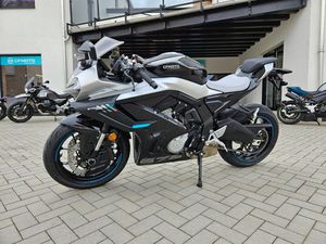 CFMOTO 675SR-R NEBULA BLACK / ZUM AKTIONSPREIS