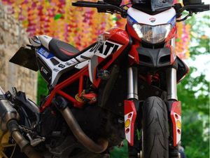 DUCATI HYPERMOTARD 821
