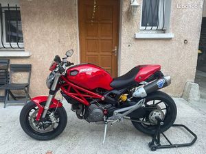 DUCATI MONSTER 1100 – 2009 – 47 000 KM – TRÈS BON ÉTAT